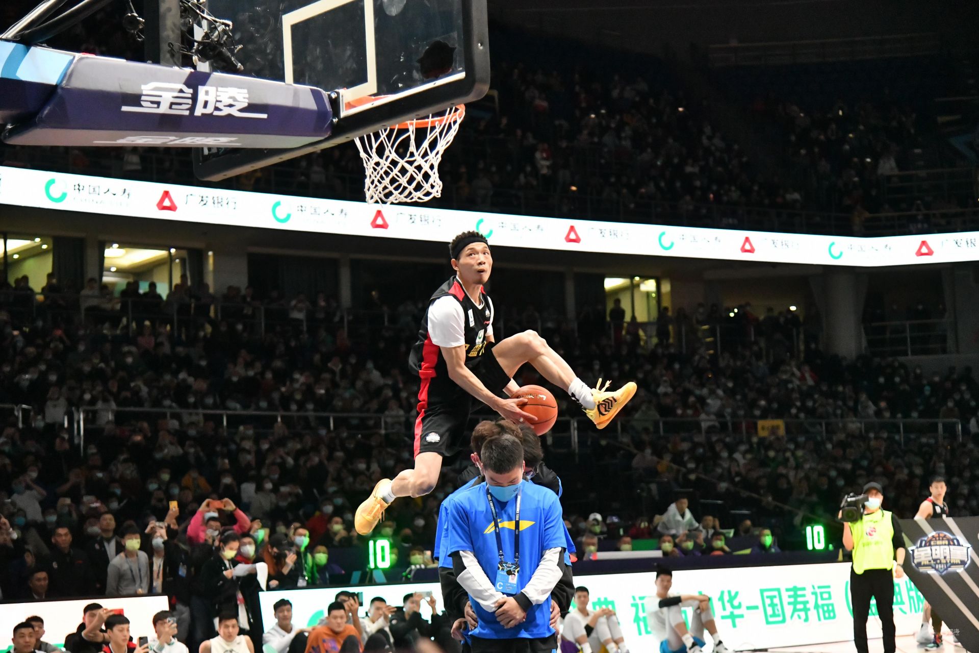 挤压骑士的